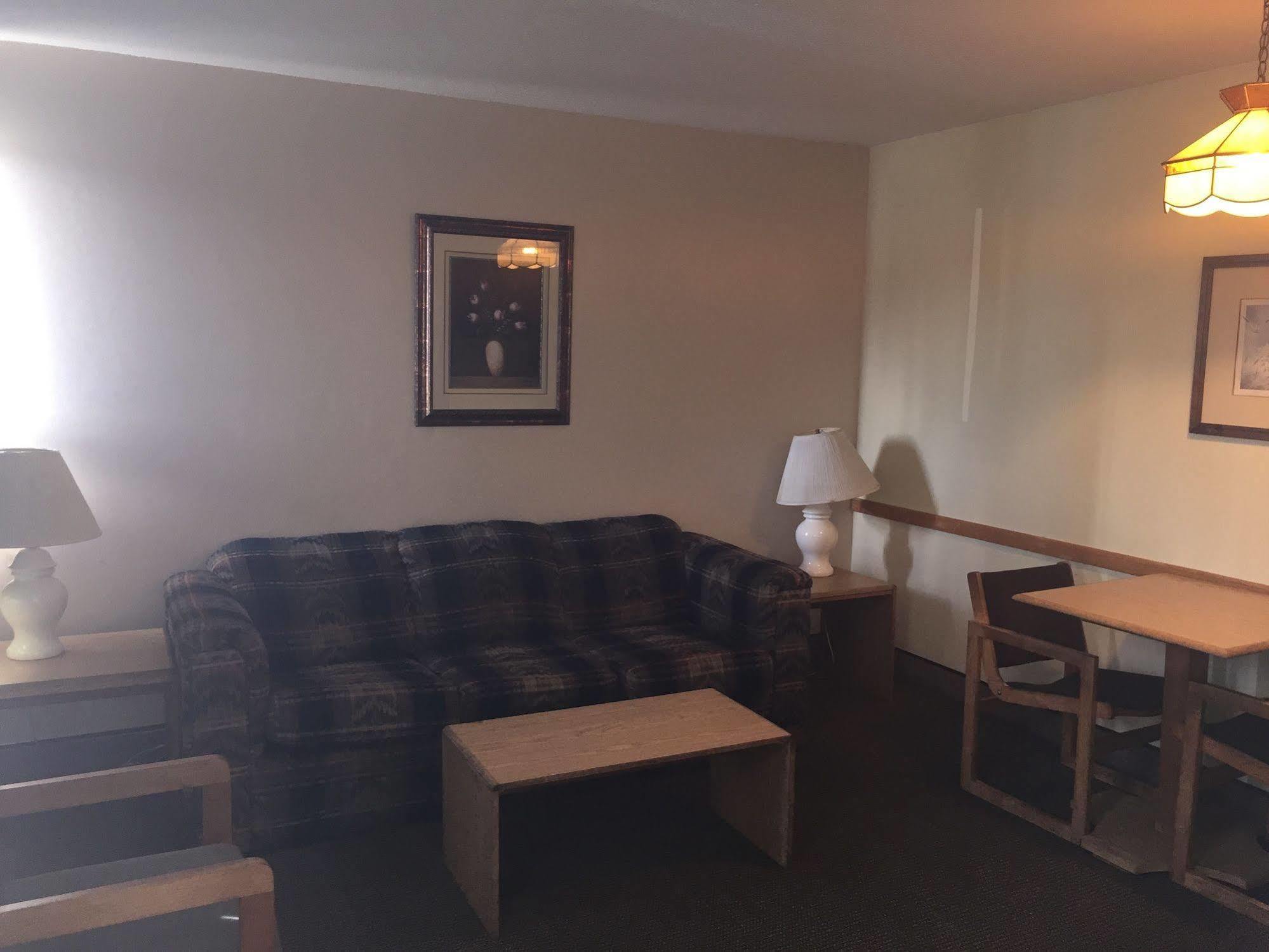 Tyee Village Motel Port Alberni Dış mekan fotoğraf
