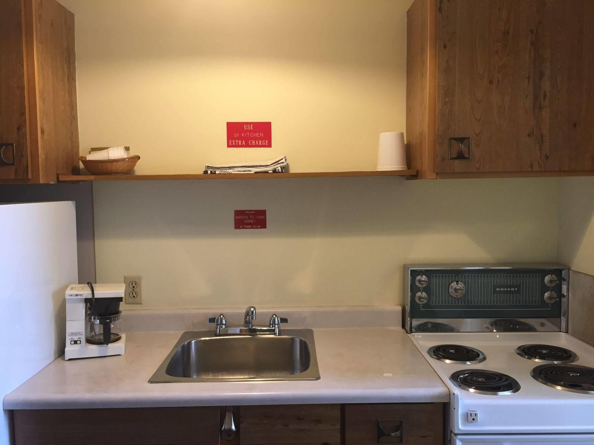 Tyee Village Motel Port Alberni Dış mekan fotoğraf